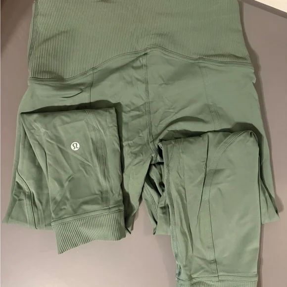 Lululemon Train Free High-Rise Crop 23"
Algae Green - Picture 5 of 9